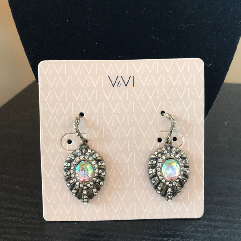 Crystals Multi-Colored Center Stone 16$